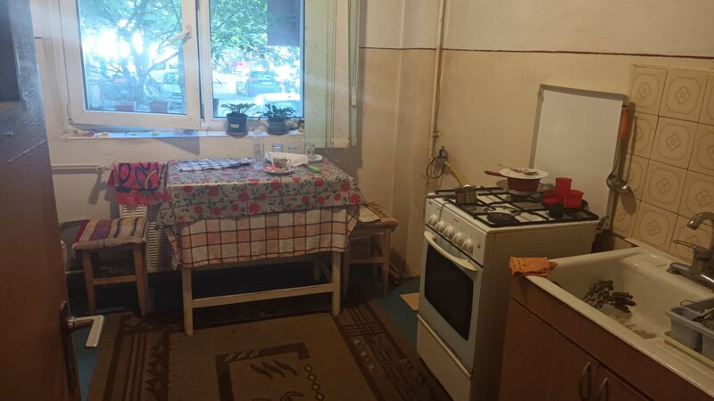 Metrou Dristor, apartament 2 camere, an constructie 1988, 5 minute metroul Dristor